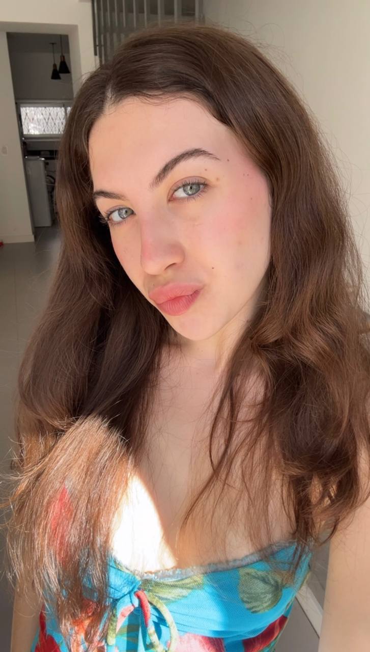 Nude girl Amber in Bern