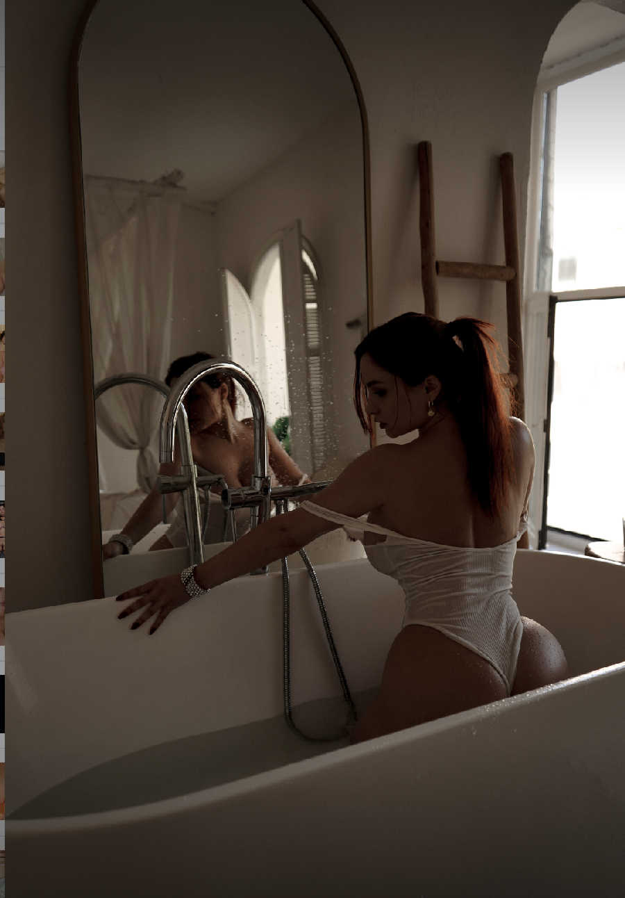 A playful frame from Miranda Faith nude — online in Bern