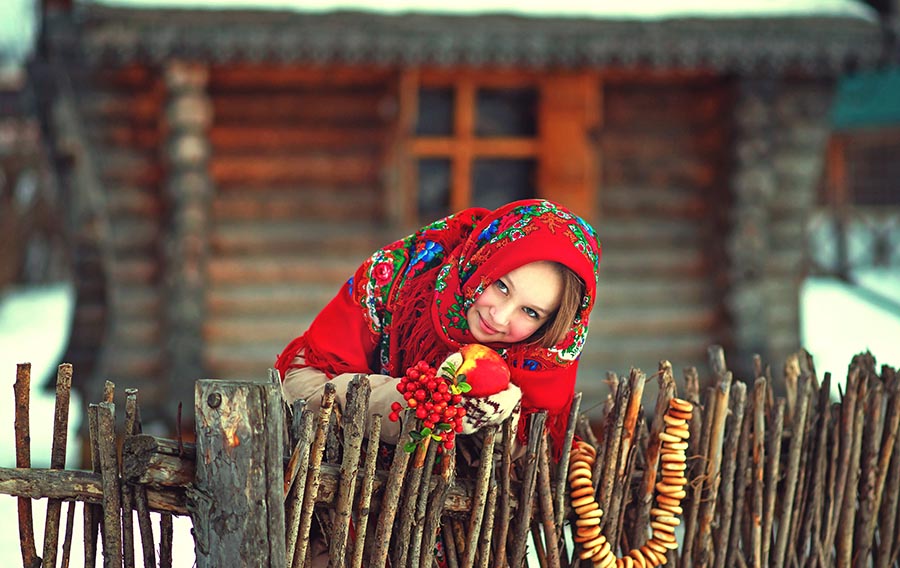 Sexy girl Women in Slavic costumes in Bern